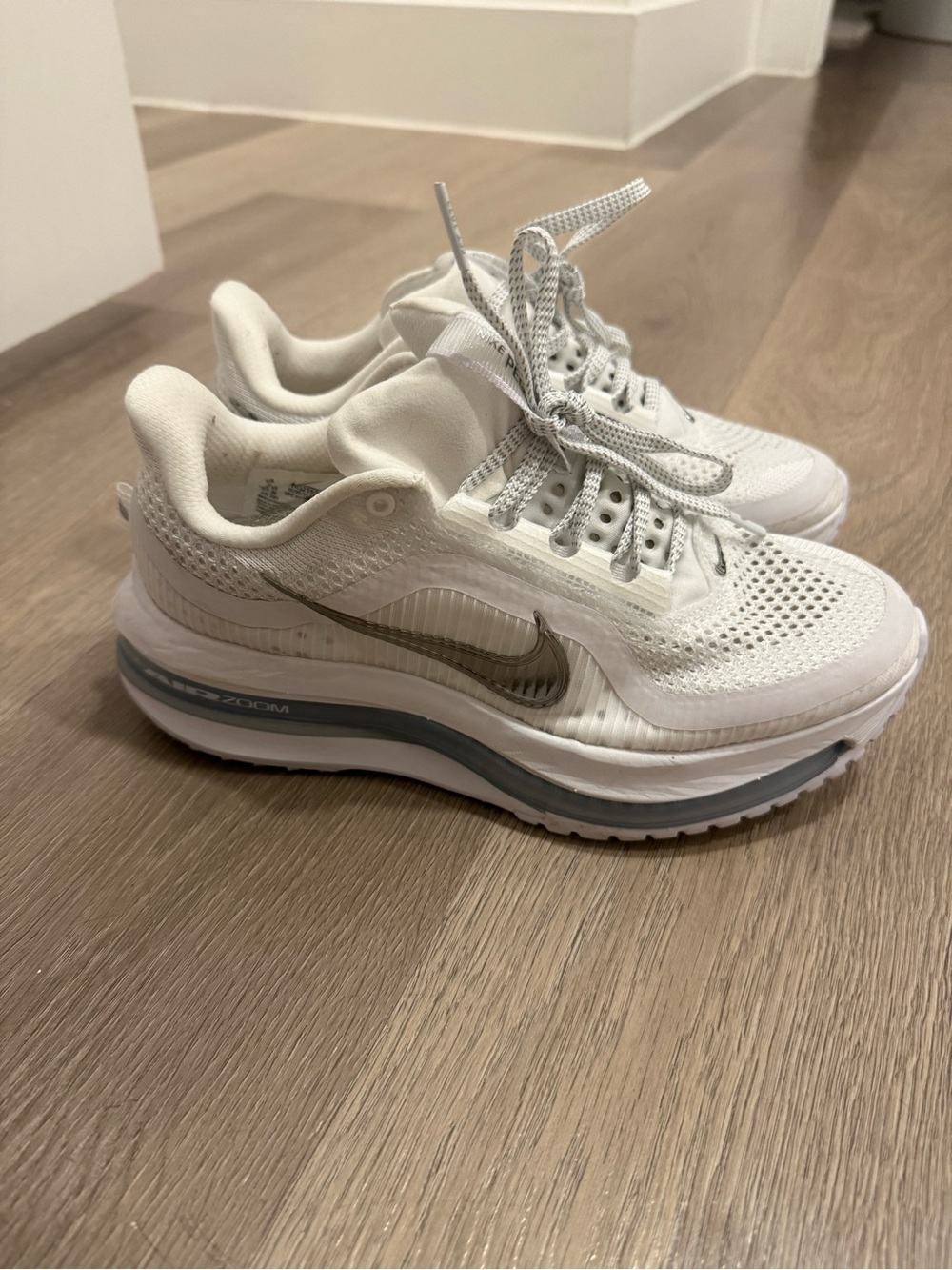 Nike Women's Pegasus Premium - Picture 2 of 4